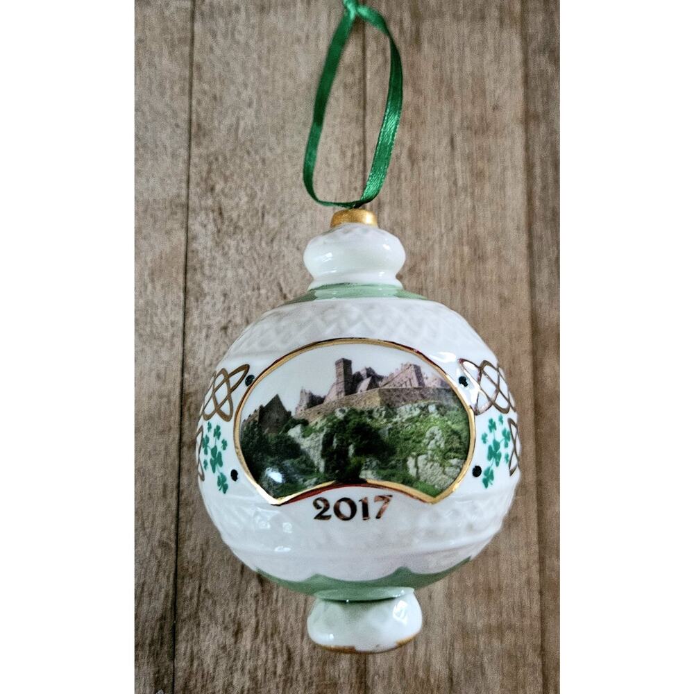 Danbury Mint ANNUAL IRISH ORNAMENT 2017 Ireland Scene Porcelain